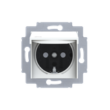 Socket with earthing contacts IP44
