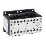 Reversing contactor assembly, DC coil, built-in interlock with power wiring only, 9A AC3 in DC, 4kW. Coil voltage 220VDC