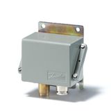 CAS133 Pressure Switch M/8