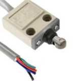 Compact enclosed limit switch D4CN2029E