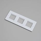 3G WALL PLATE / HORIZONTAL / NO INFILLS / WITHOUT LOGO / WHITE