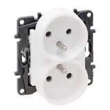 2X2P+E FRENCH SOCKET WITH SHUTTERS SCREW TERMINALS WHITE
