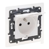 2P+E SOCKET FRENCH STANDARD SHUTTERS AUTO IP44 WHITE