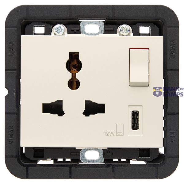 2P+E13A SICURYMult.+USB C socket canvas image 1