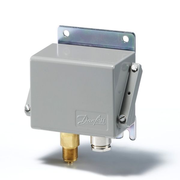 KPS37 Pressure Switch M/8 image 1
