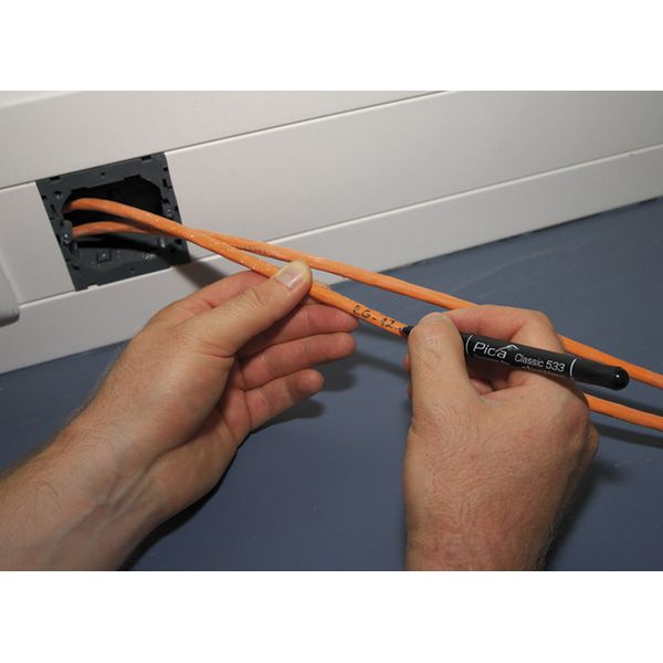 Pica 533/46 Permanent Pen 0.7mm round black, blister image 2