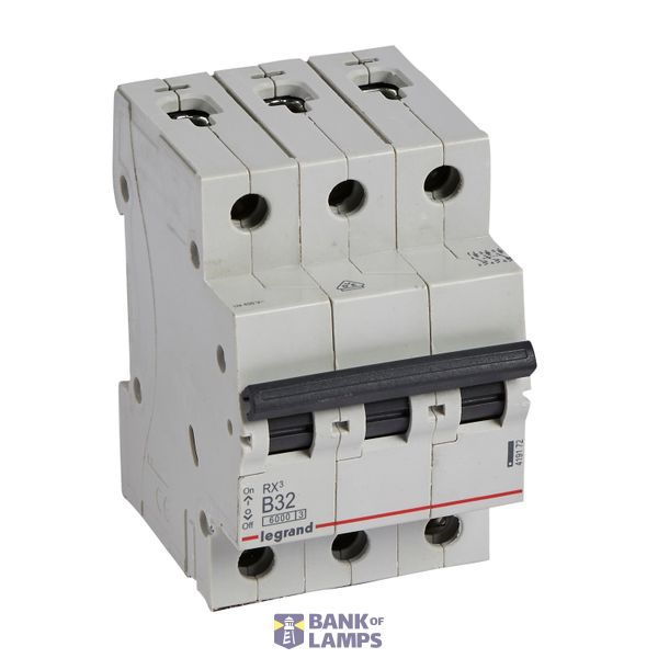 MCB RX³ 6000 - 3P - 400V~ - 32 A - B curve - prong/fork type supply busbars image 2