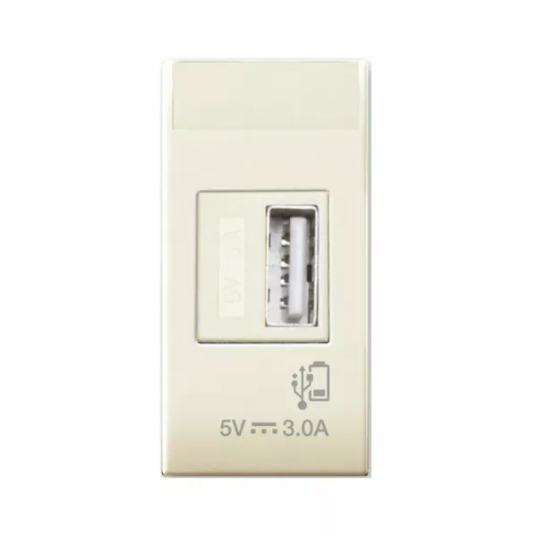 UNIVERSAL USB CHARGER 3A CLASS 1M image 1