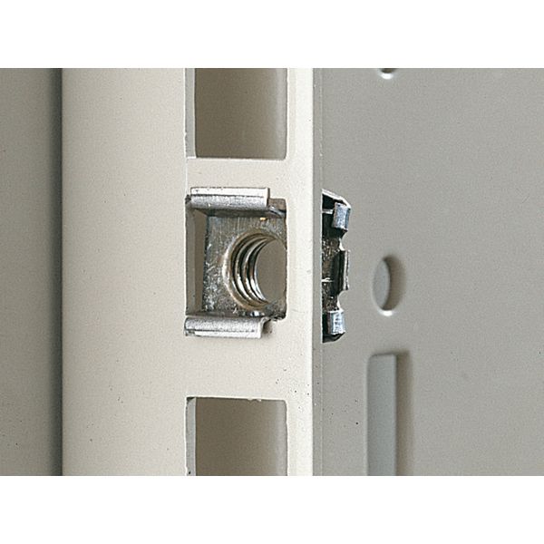 Captive nut with profile plate thicknesses 0.8 – 2.5 mm 2092200 image 2