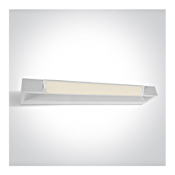 38118C/W/V WHITE BATHROOM / WALL LIGHT 18W CCTV IP44 230V image 1