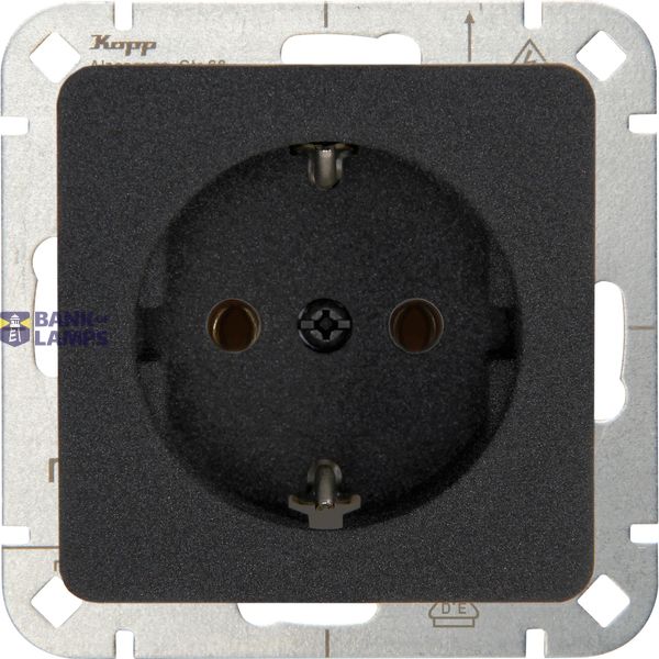 HK02-earthed socket-ant. image 1