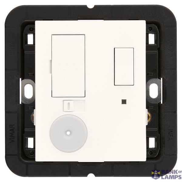 13A switched/fused connection unit white image 1