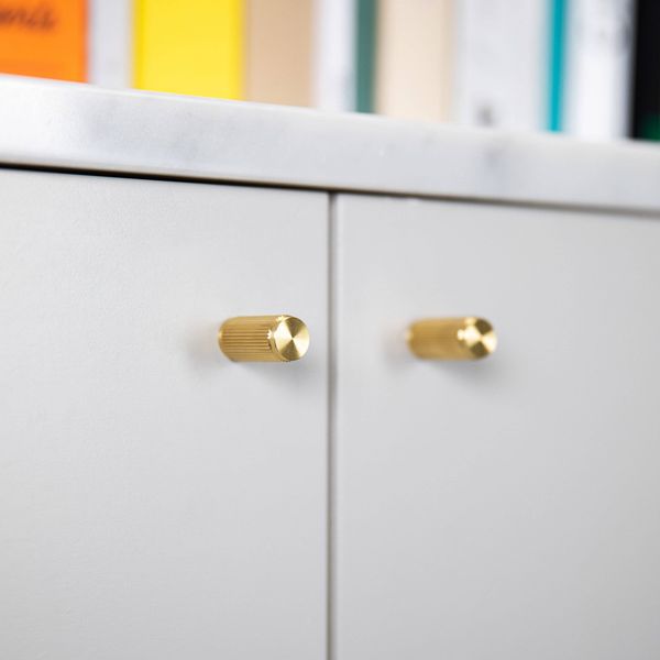 FURNITURE KNOB / LINEAR / BRASS image 2