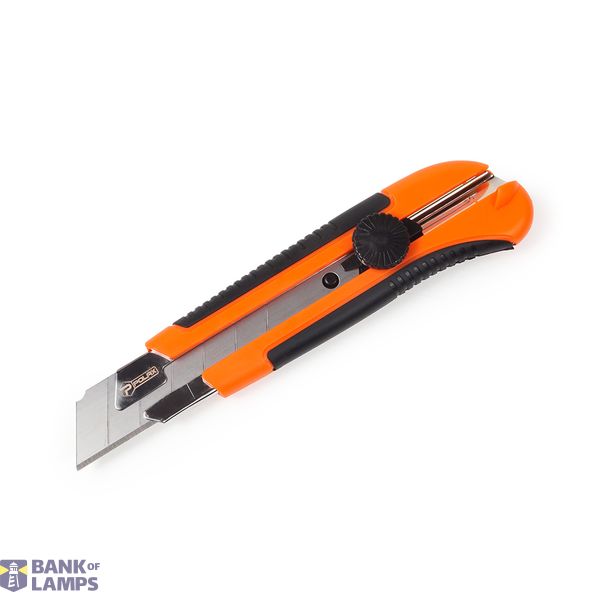 Reinforced utility knife with a ruberized handle, a screw lock, a magnet and a segmented blade 25 mm image 1