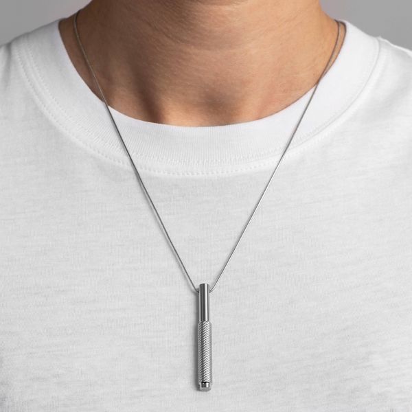 NECKLACE / VERTICAL / CROSS / STEEL image 2