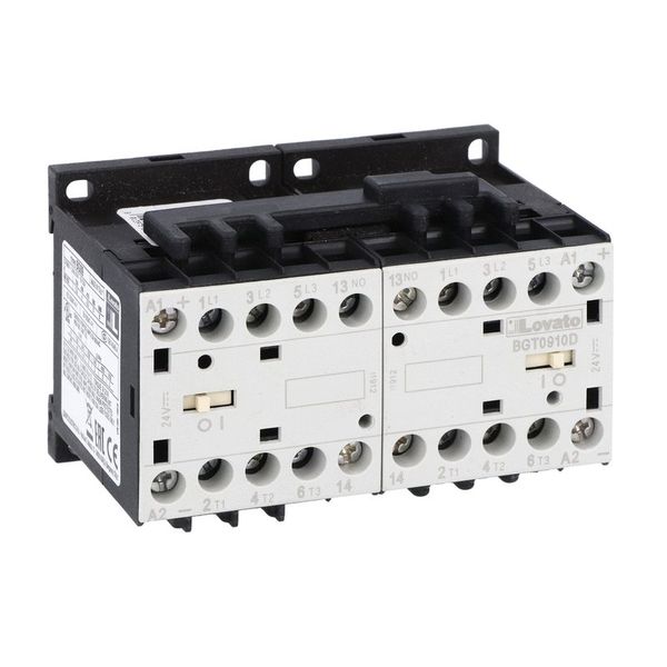 Reversing contactor assembly, DC coil, built-in interlock with power wiring only, 9A AC3 in DC, 4kW. Coil voltage 48VDC image 1