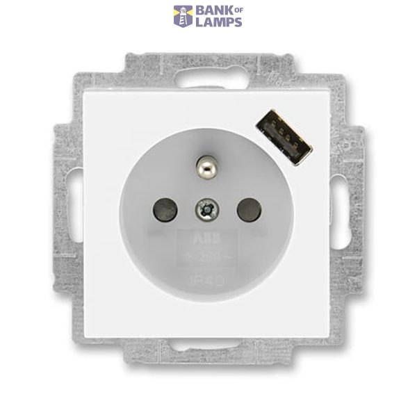 5569H-A02357 01 Socket outlet with earthing pin, shuttered, with USB charging image 1