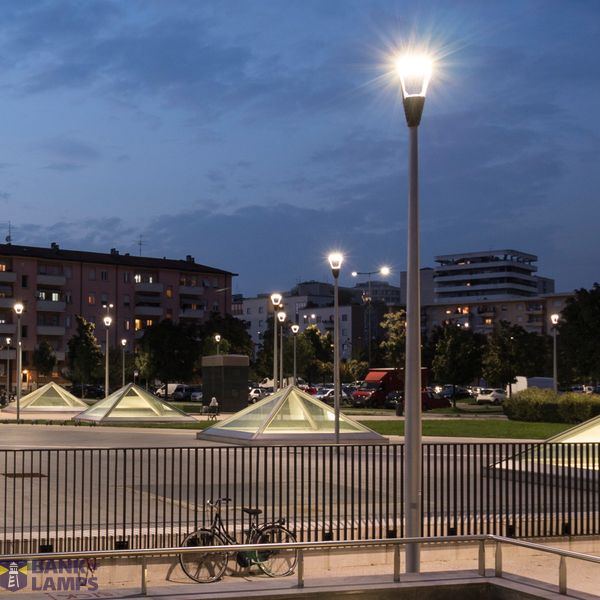 Urban Pole to be buried image 1