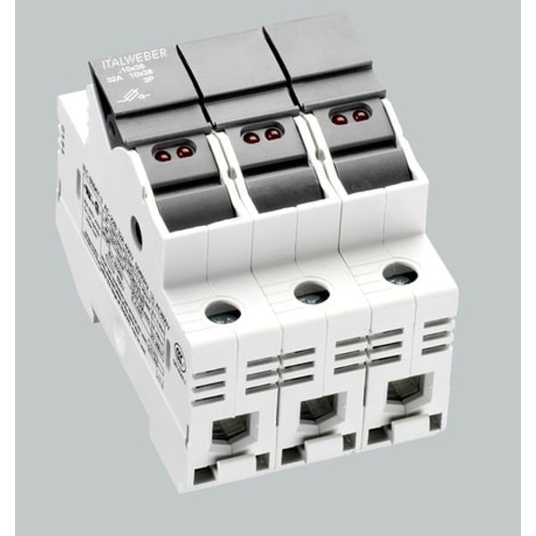 SBCH 3x38 32A 690V fuseholder image 1