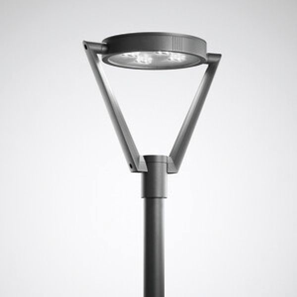 Post-top luminaires Publisca P2 CLO (normal) Lens Anthracite around ETDD 25W 2600lm 70 asymmetric wide (AB2L) IP23 IK08 5 SDCM image 1