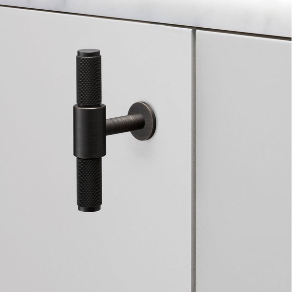 T-BAR / CROSS / SMOKED BRONZE image 1