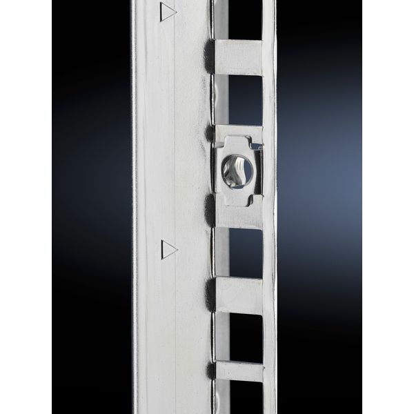 Slot-in cable gland, 482.6 mm (19") image 2