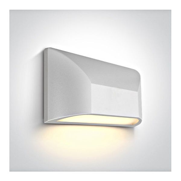 67396/W/V WHITE WALL LIGHT 6W CCTV IP65 230V image 1