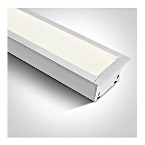 38152R/W/V WHITE RECESSED 40W CCTV PV 230V image 1