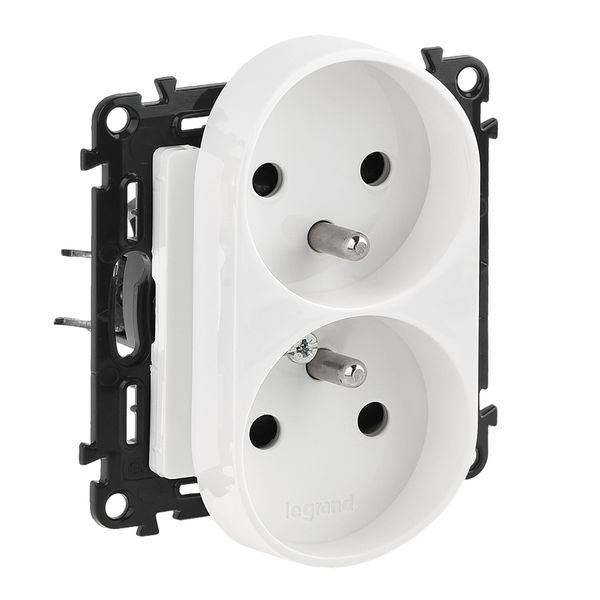 2X2P+E SOCKET WITH SHUTTERS, AUTO SPECIAL POLAND WHITE image 1