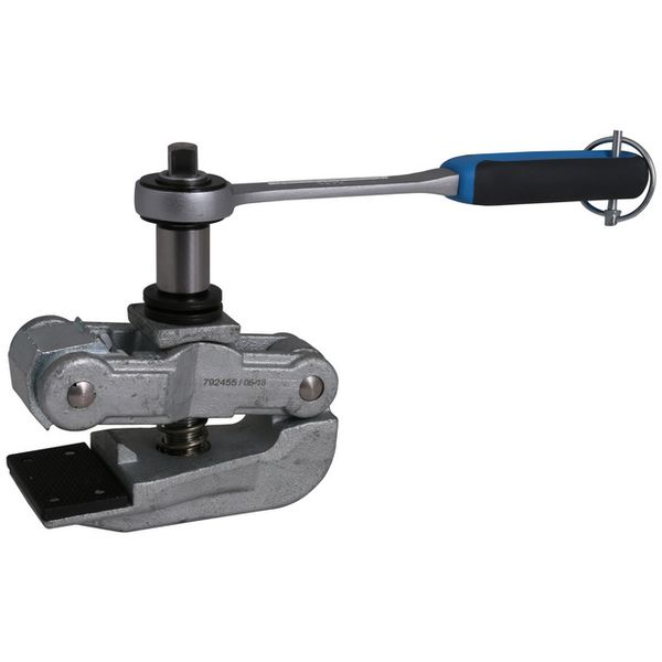 Rail connection clamp with detachable ratchet image 1