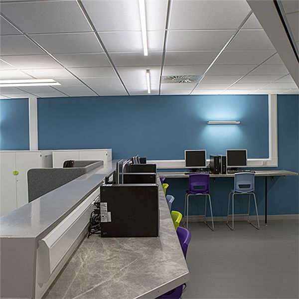 LINARIA LED3000-830 L1208 PM LDE LB WH - Batten luminaire image 2