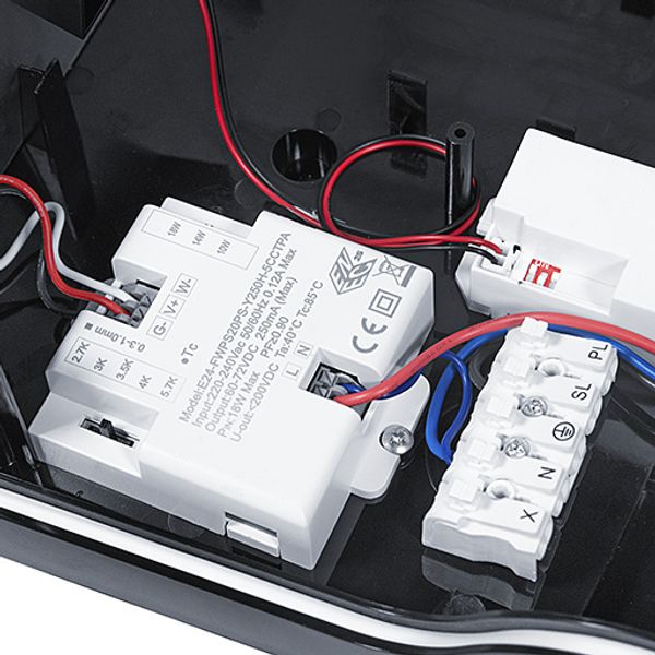 TOBY VARIOFLEX M 2000 822/27/30/35/40 - IP66 Wallpack luminaire image 2