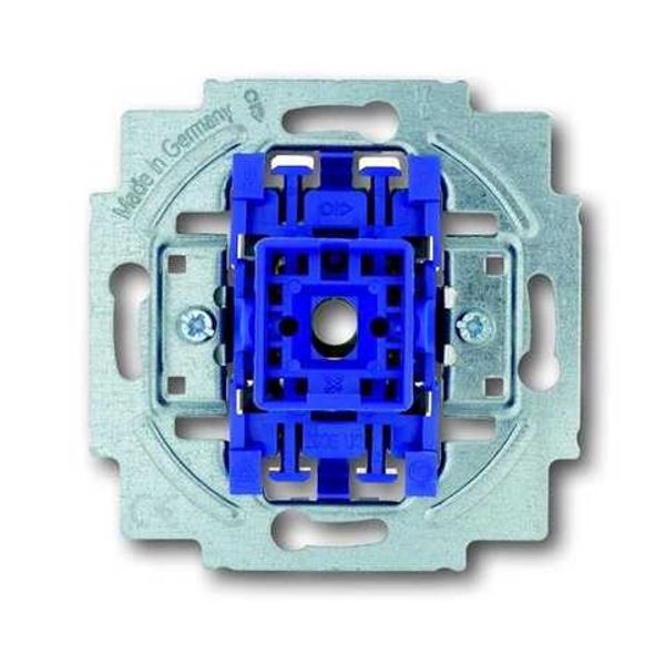 2000/7 US-500 Flush Mounted Inserts Flush-mounted installation boxes and inserts image 1