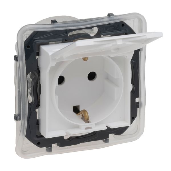 IP44 2P+E SOCKET SCHUKO STANDARD AUTO TERMINALS SHUTTERED WHITE image 1