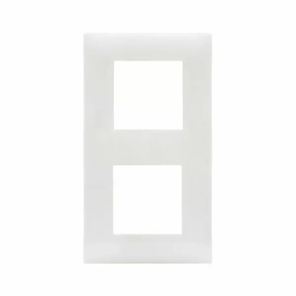 YOUNG44 FRONT PLATE WHITE      2+2M image 1