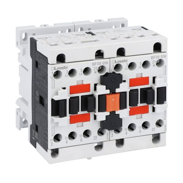 Reversing contactor assembly, AC coil, external interlock with power and auxiliary wiring, 9A AC3 in AC, 4.2kW. Coil voltage 110VAC 50/60Hz image 1