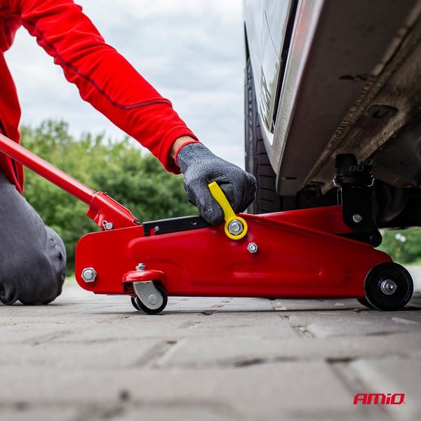 Hydraulic jack 2T image 1