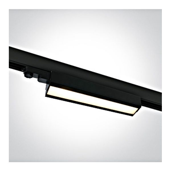 65026T/B/V BLACK 40W CCTV TRACK LIGHT ADJUSTABLE 230V image 1