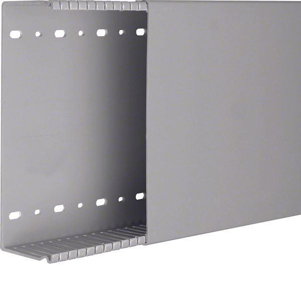 BA6 60200/0 Grey 7030 Trunking image 1